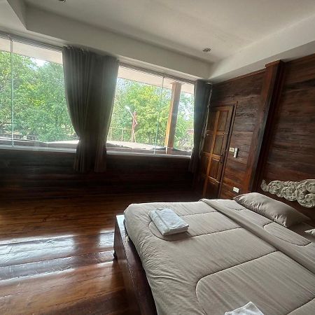 Une Jai Place เรือนอุ่นใจ Phimai Εξωτερικό φωτογραφία