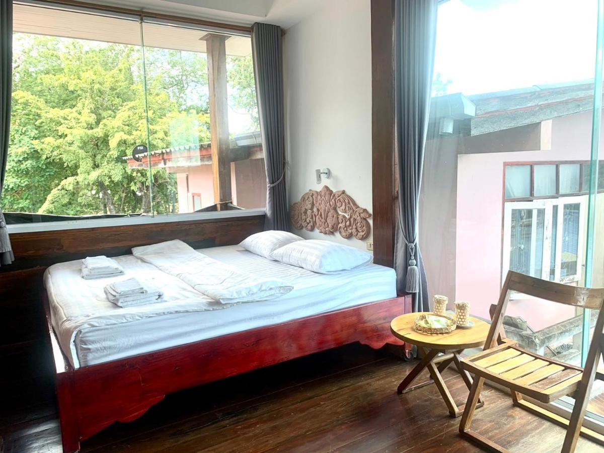 Une Jai Place เรือนอุ่นใจ Phimai Εξωτερικό φωτογραφία