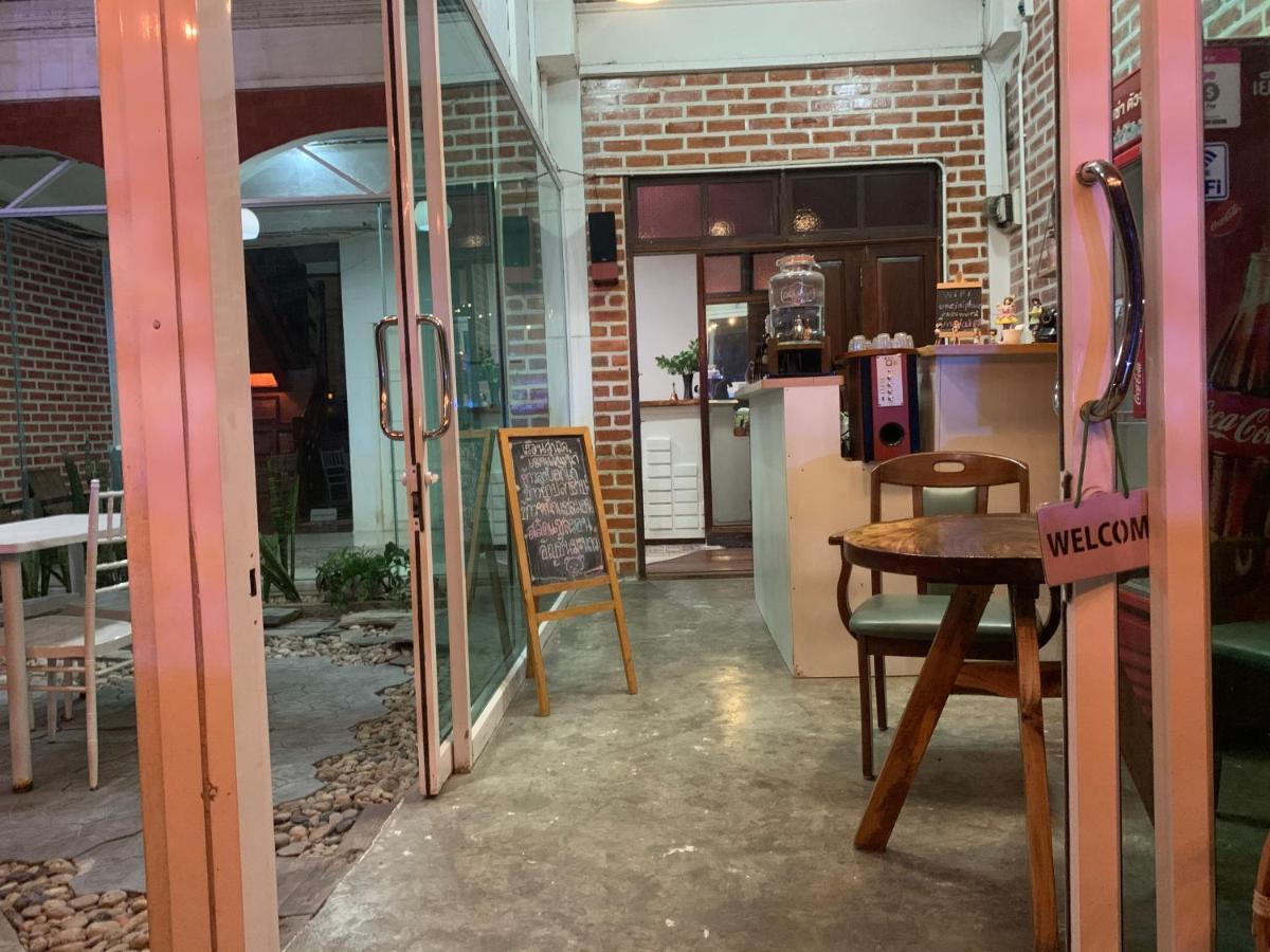 Une Jai Place เรือนอุ่นใจ Phimai Εξωτερικό φωτογραφία